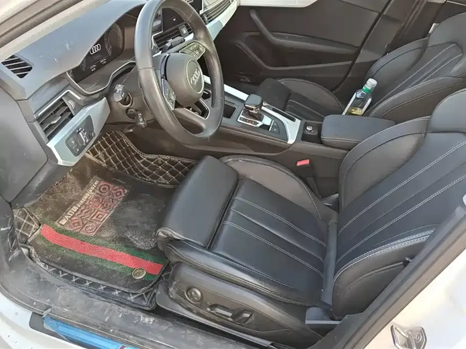 Audi A4L 2023 из CN, фото 2