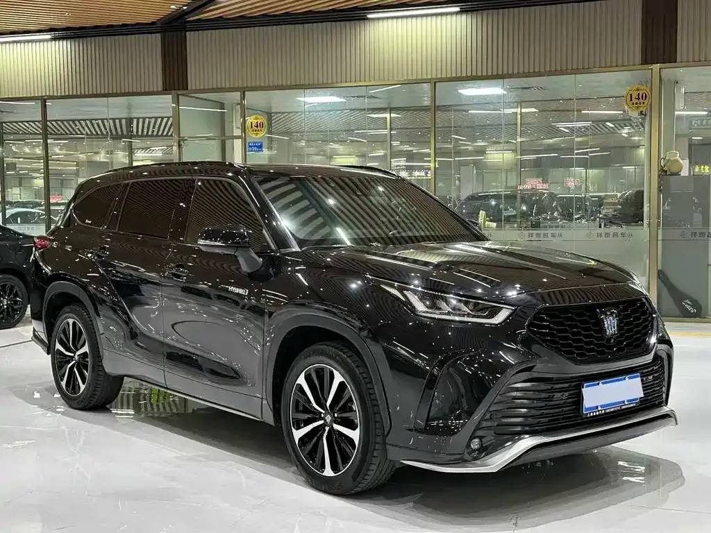 Toyota Crown Kluger 2021 из CN, фото 9