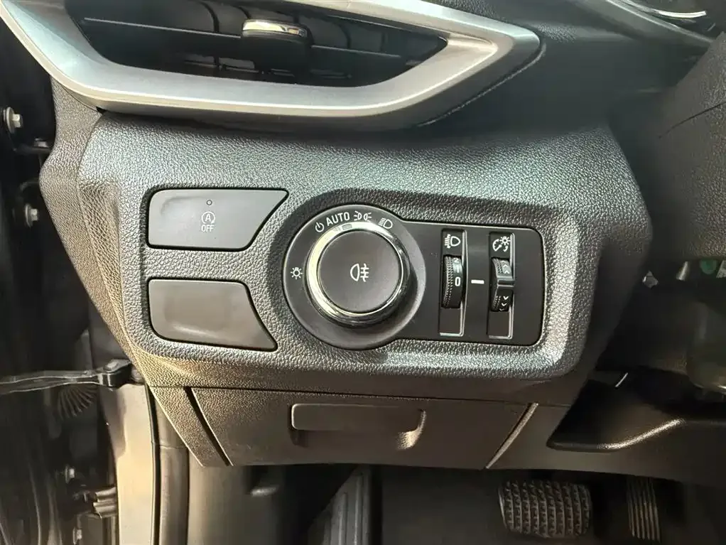 Chevrolet Volando 2023 из CN, фото 10
