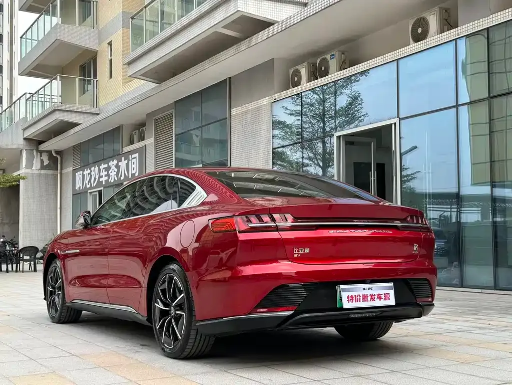 BYD Han — фото 10