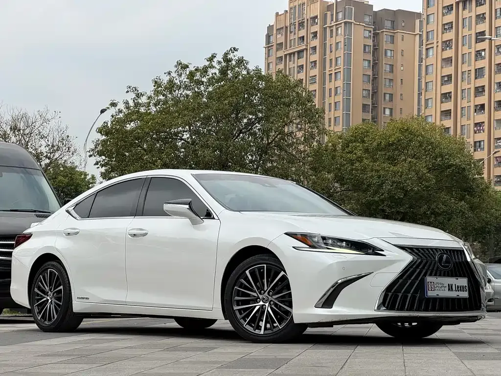 Lexus ES — фото 9