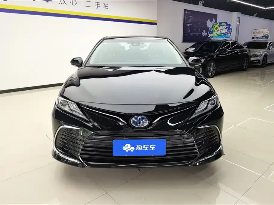 Toyota Camry — фото 7