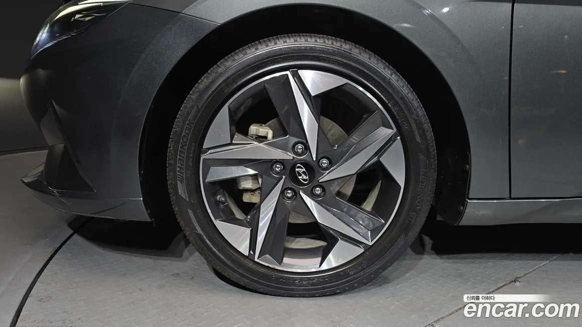 Hyundai AVANTE — фото 3