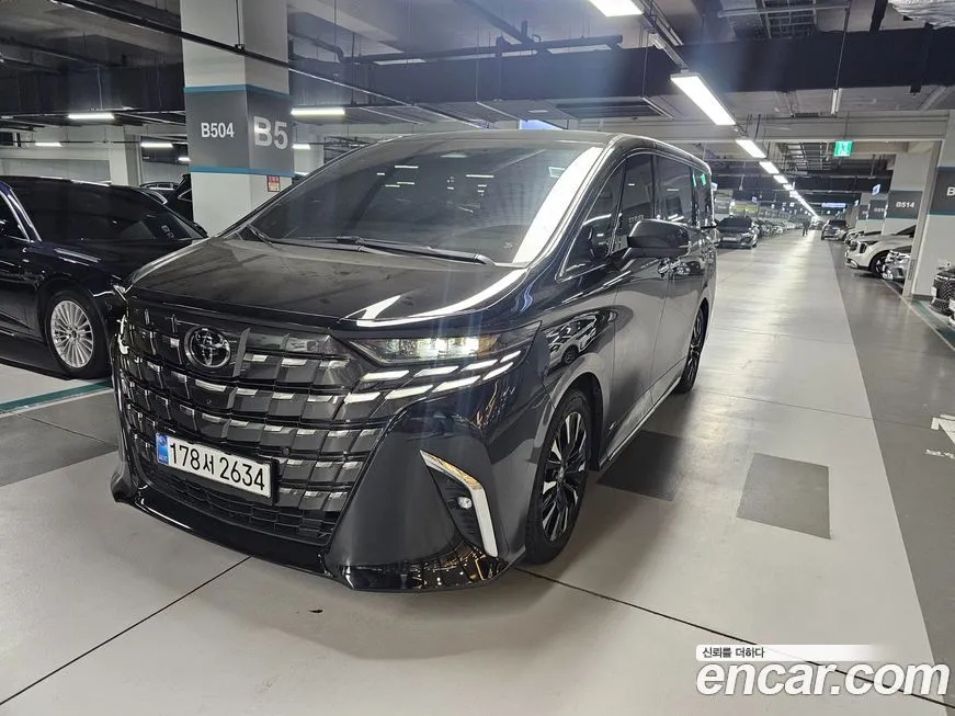 Toyota Alphard — фото 2
