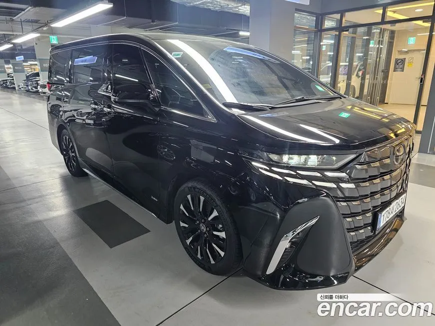 Toyota Alphard — фото 10
