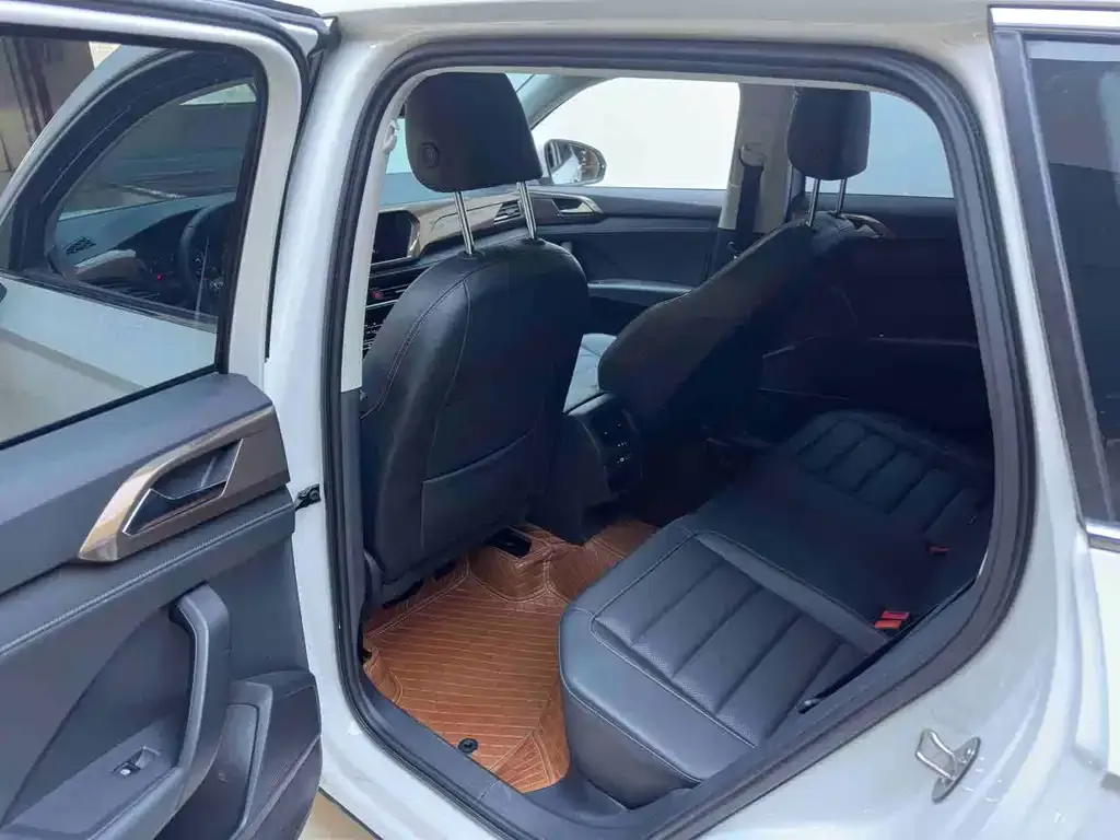 Volkswagen Tharu 2021 из CN, фото 9