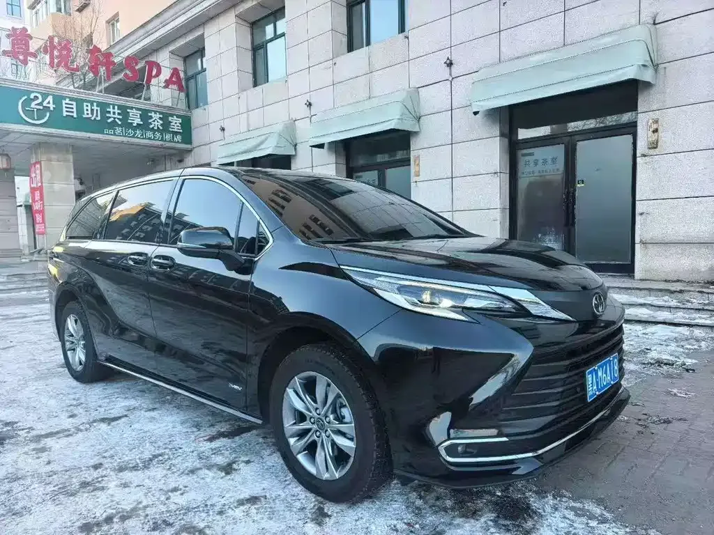 Toyota Sienna 2024 из CN, фото 1