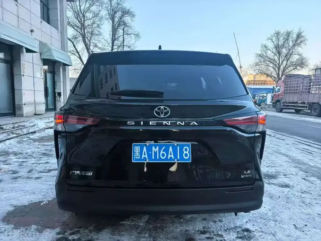 Toyota Sienna 2024 из CN, фото 5
