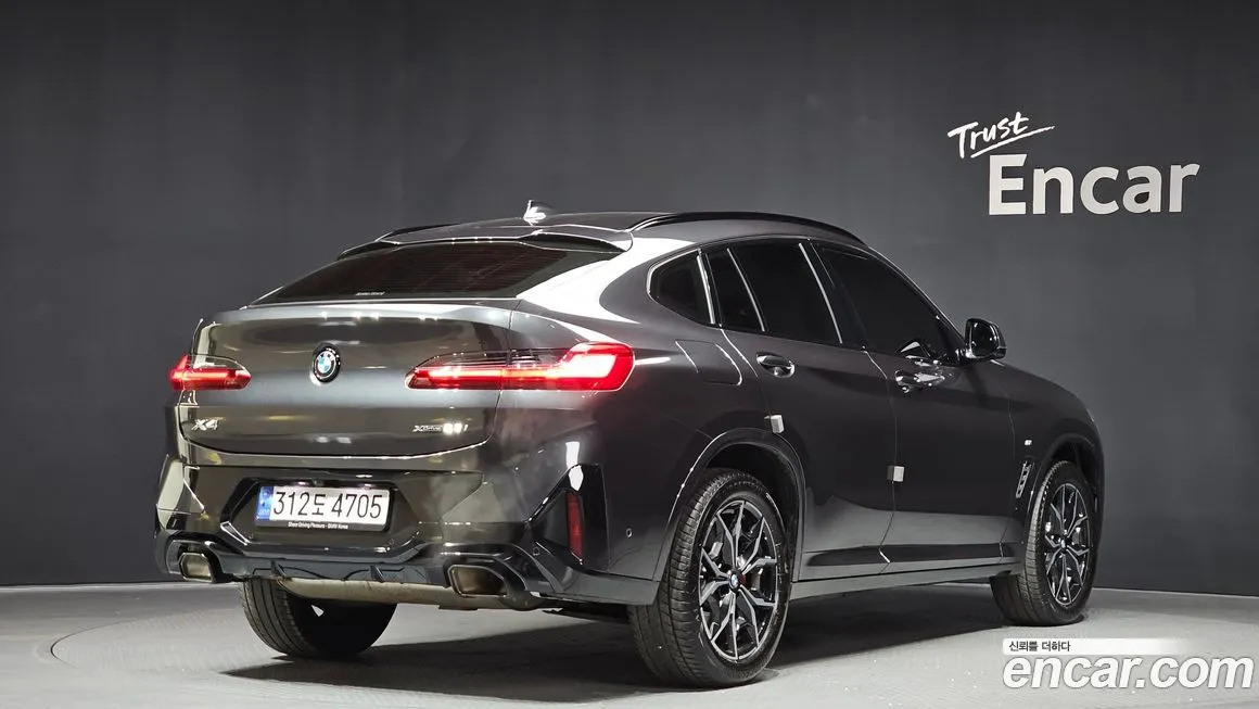 BMW X4 — фото 4