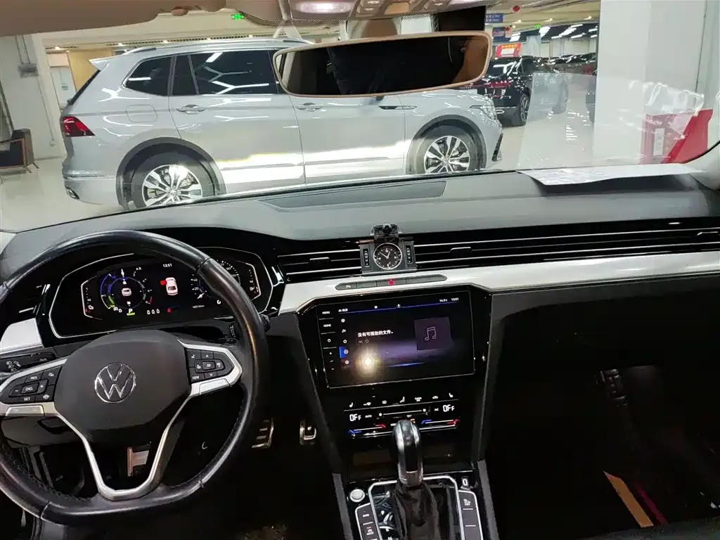 Volkswagen Magotan GTE PHEV 2022 из CN, фото 10