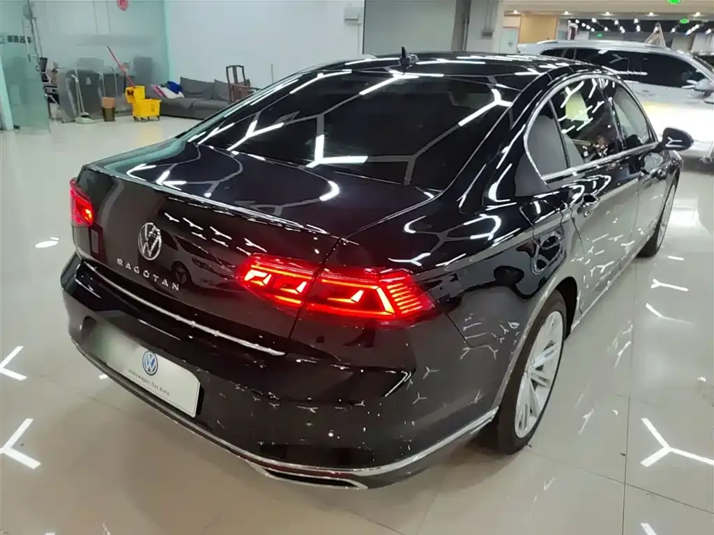 Volkswagen Magotan GTE PHEV 2022 из CN, фото 2