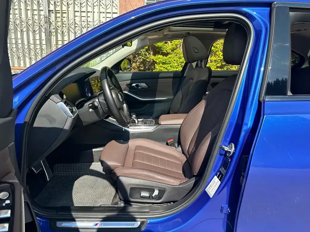 BMW 3 Series 2021 из CN, фото 6
