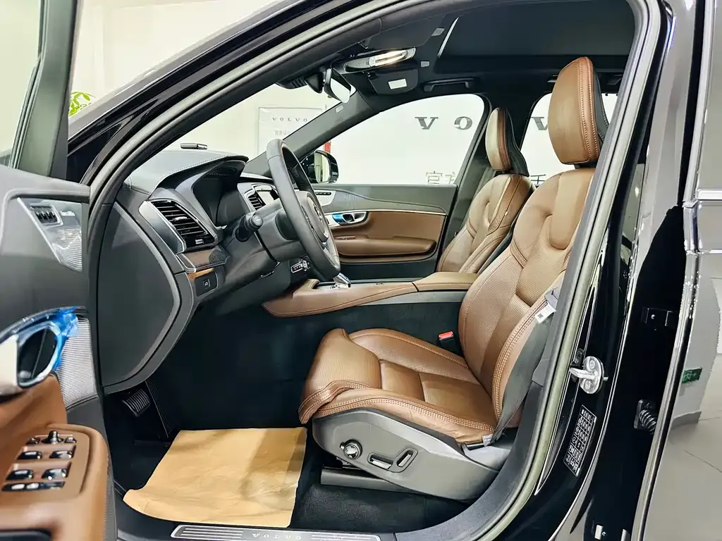 Volvo XC90 2023 из CN, фото 7