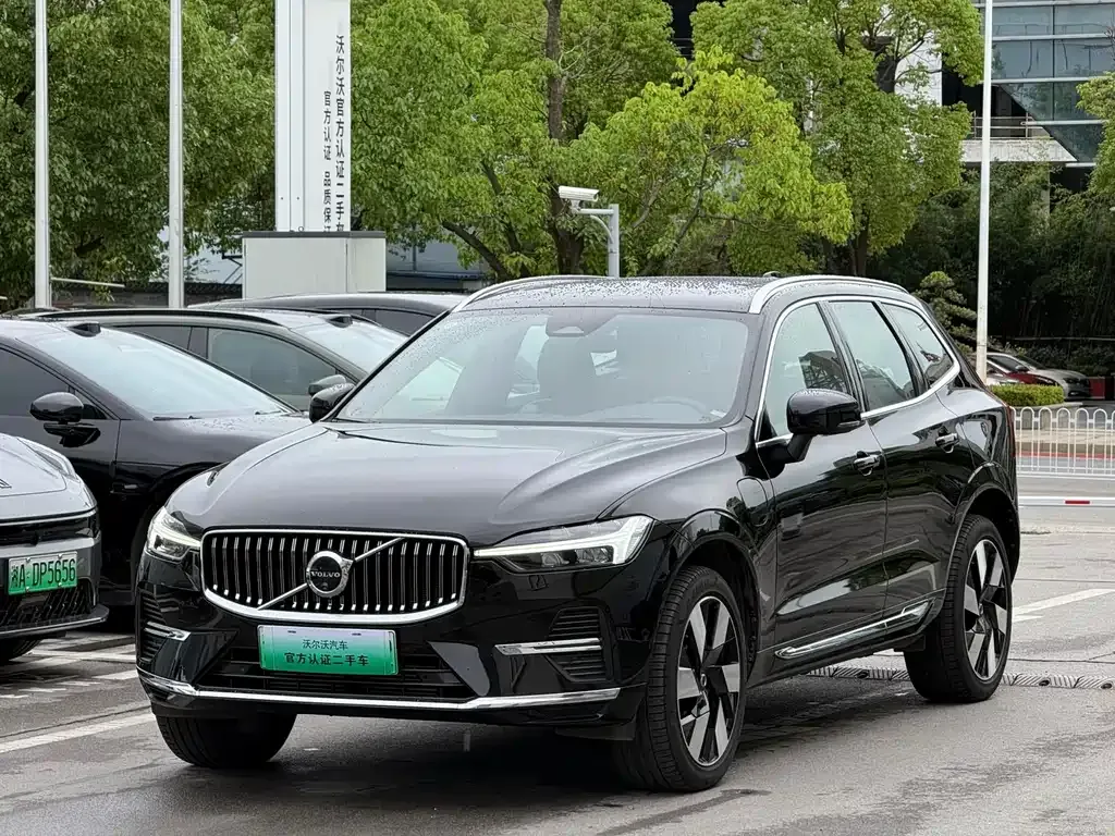 Volvo XC60 PHEV — фото 1