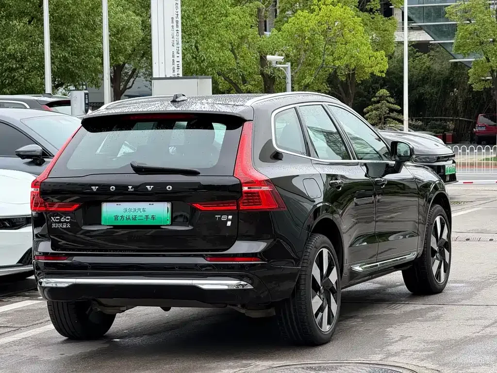 Volvo XC60 PHEV — фото 2