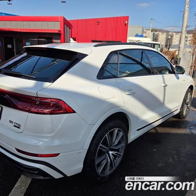 Audi Q8 2021 из KR, фото 4