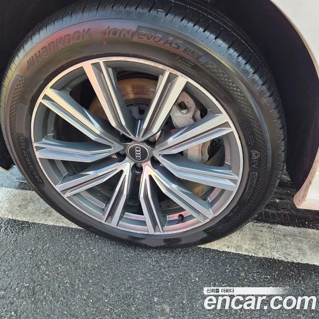 Audi Q8 2021 из KR, фото 10
