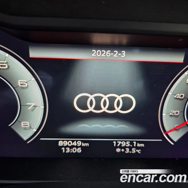 Audi Q8 2021 из KR, фото 2