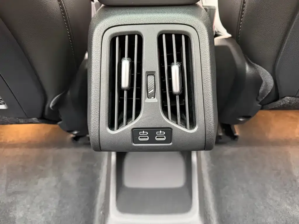 BMW iX1 2026 из CN, фото 4