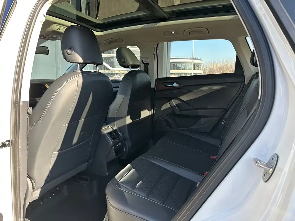 Volkswagen Tharu 2022 из CN, фото 3