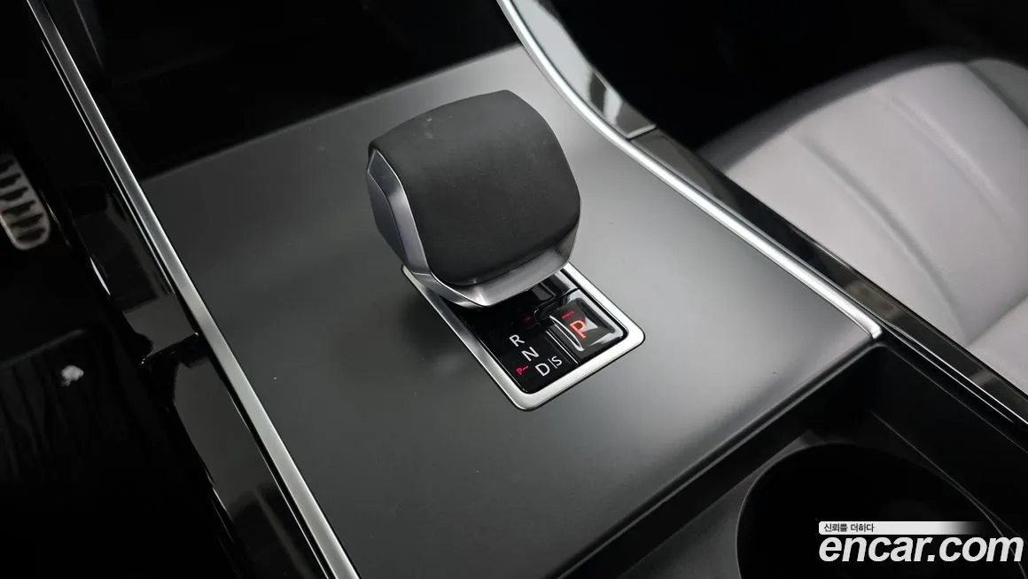 Land Rover Range Rover Evoque 2024 из KR, фото 3