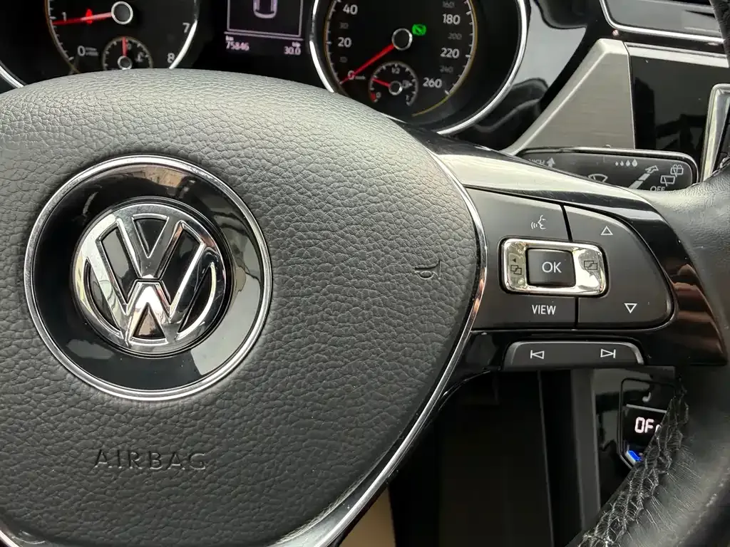 Volkswagen Touran 2021 из CN, фото 10