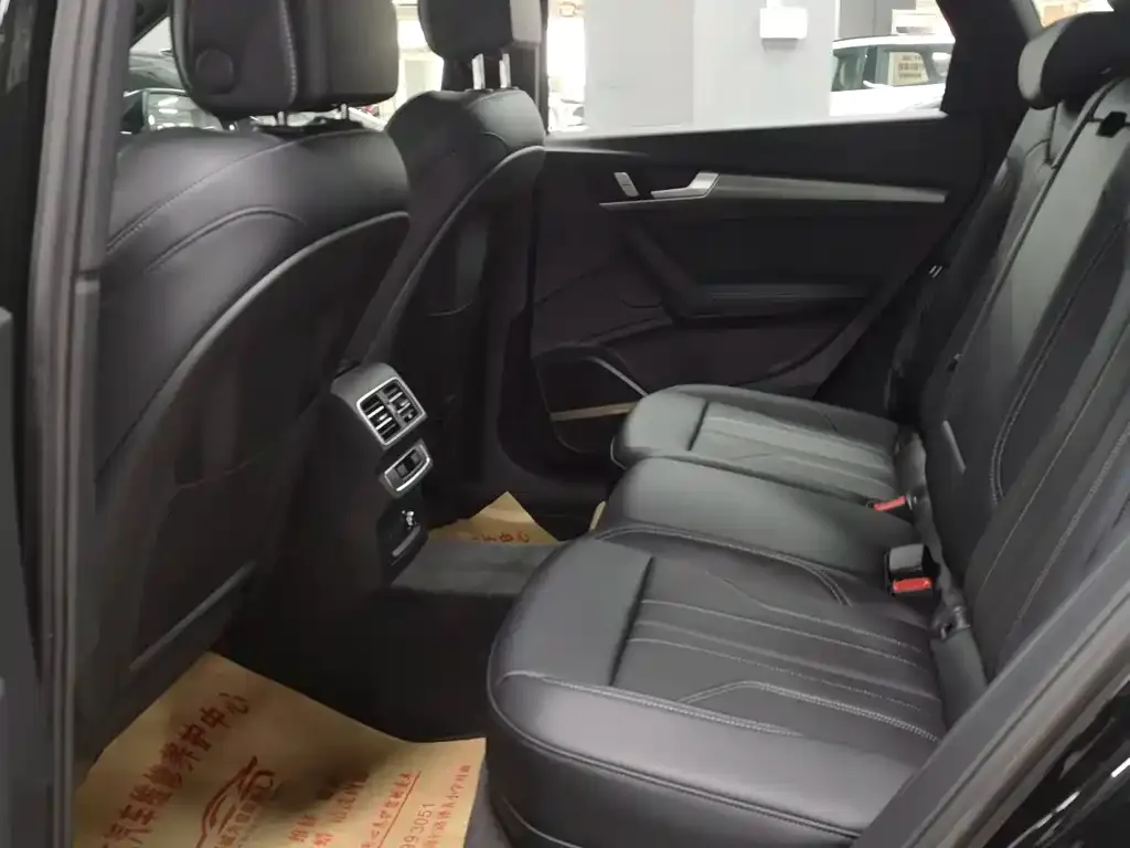 Audi Q5L 2025 из CN, фото 2