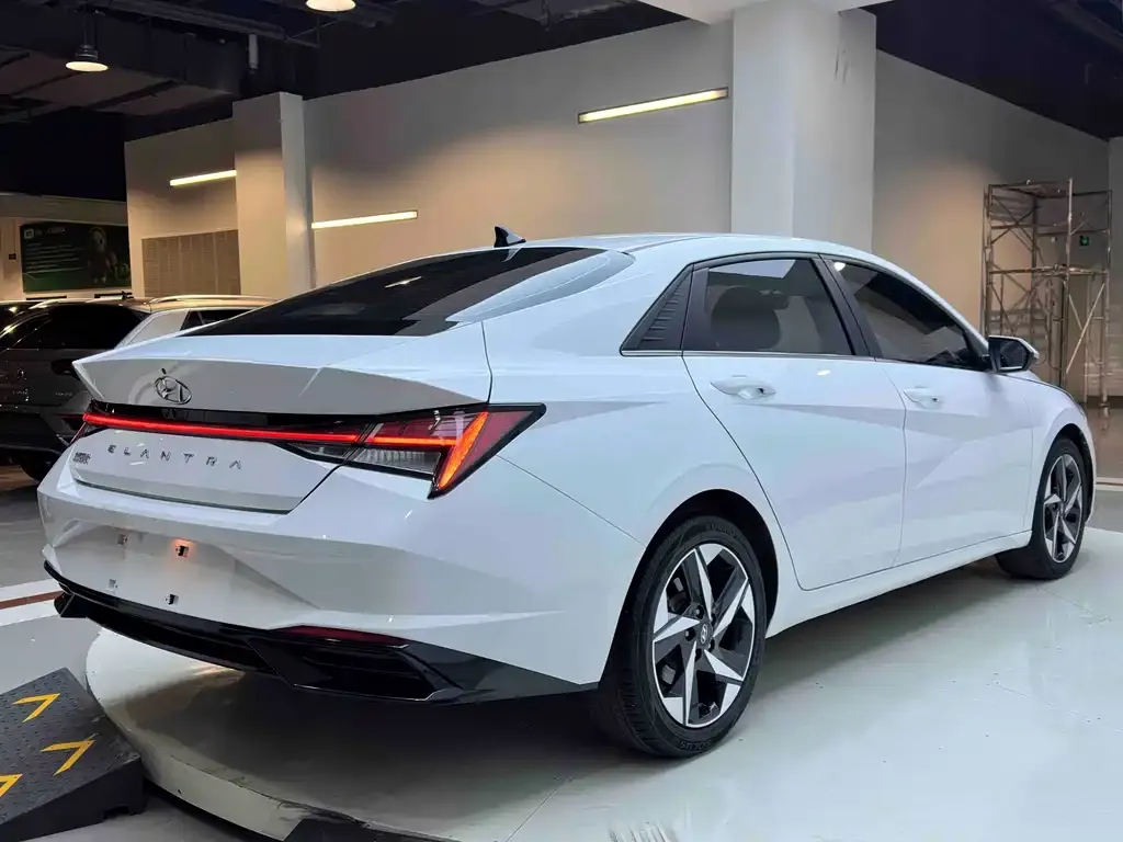 Hyundai Elantra 2022 из CN, фото 2