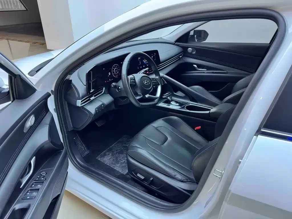 Hyundai Elantra 2022 из CN, фото 8
