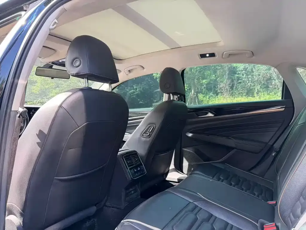 Volkswagen Passat — фото 9