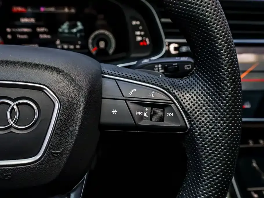 Audi Q7 2024 из CN, фото 4