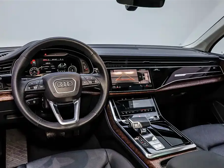 Audi Q7 2024 из CN, фото 10