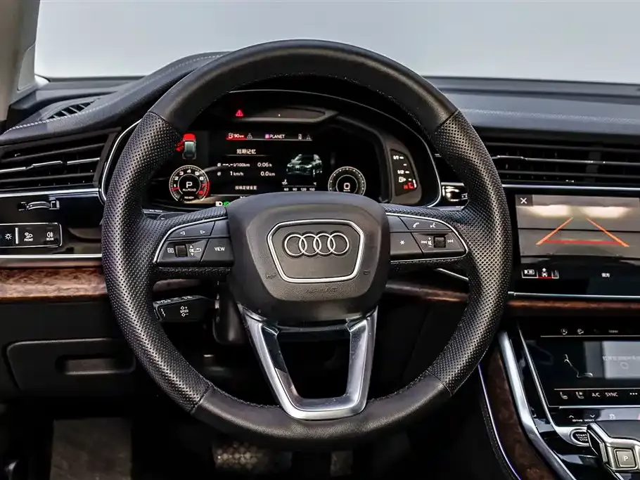 Audi Q7 2024 из CN, фото 5
