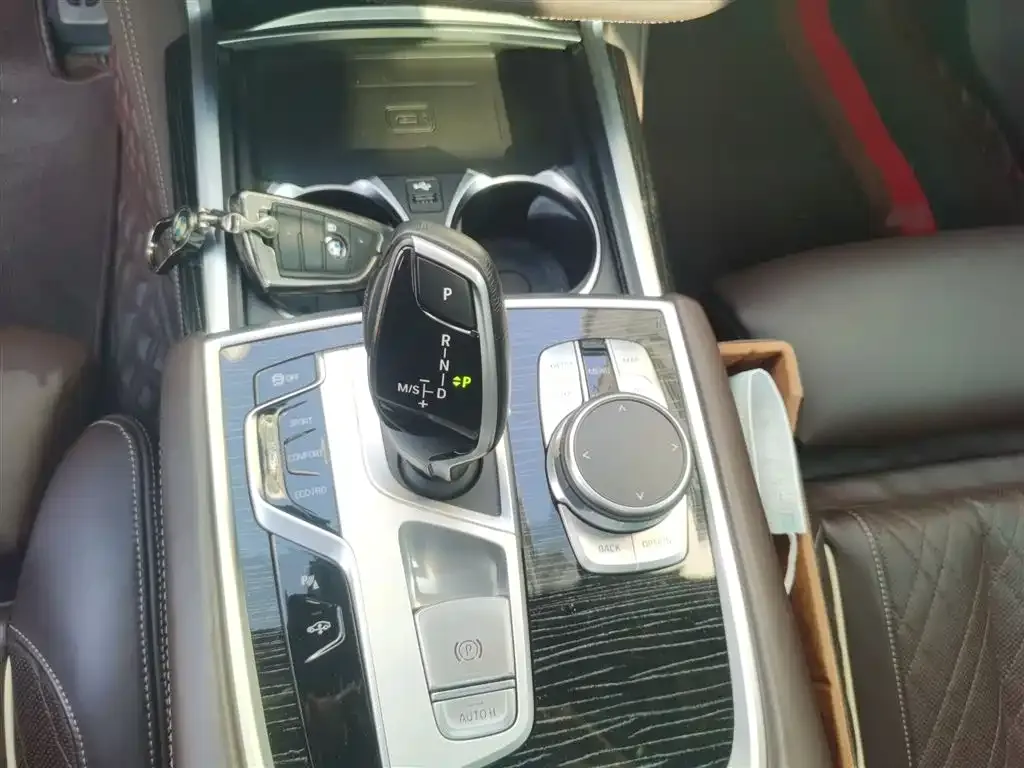 BMW 7 Series 2022 из CN, фото 8