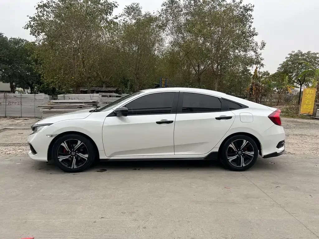 Honda Civic 2021 из CN, фото 2