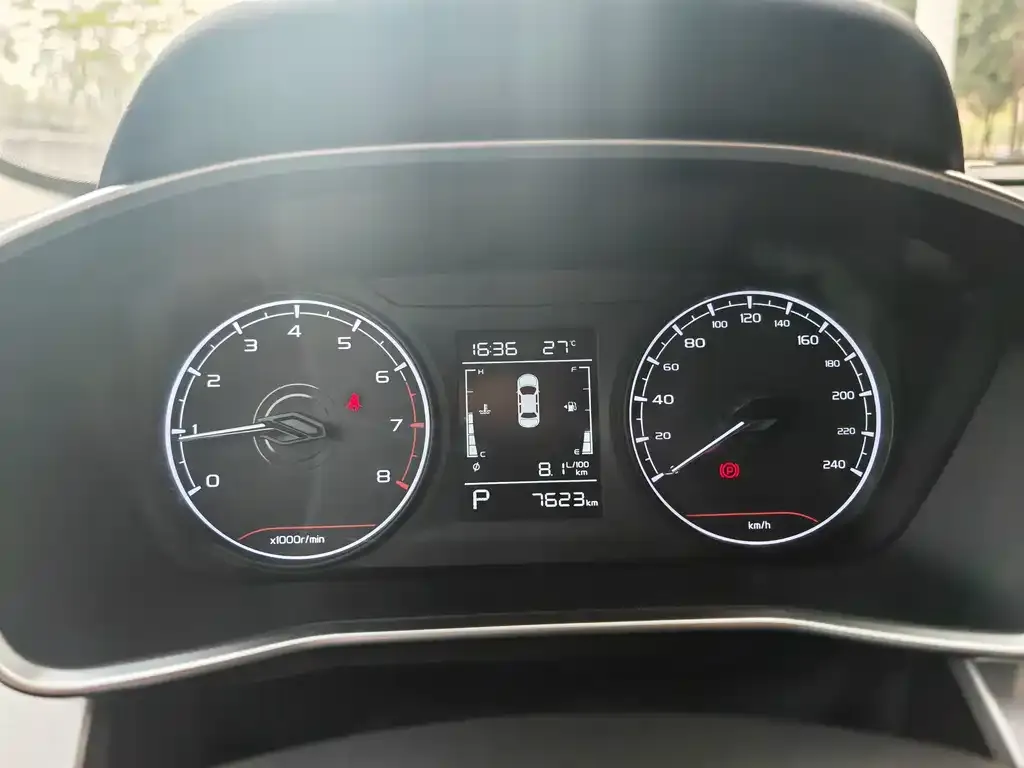 Geely Binyue 2025 из CN, фото 2