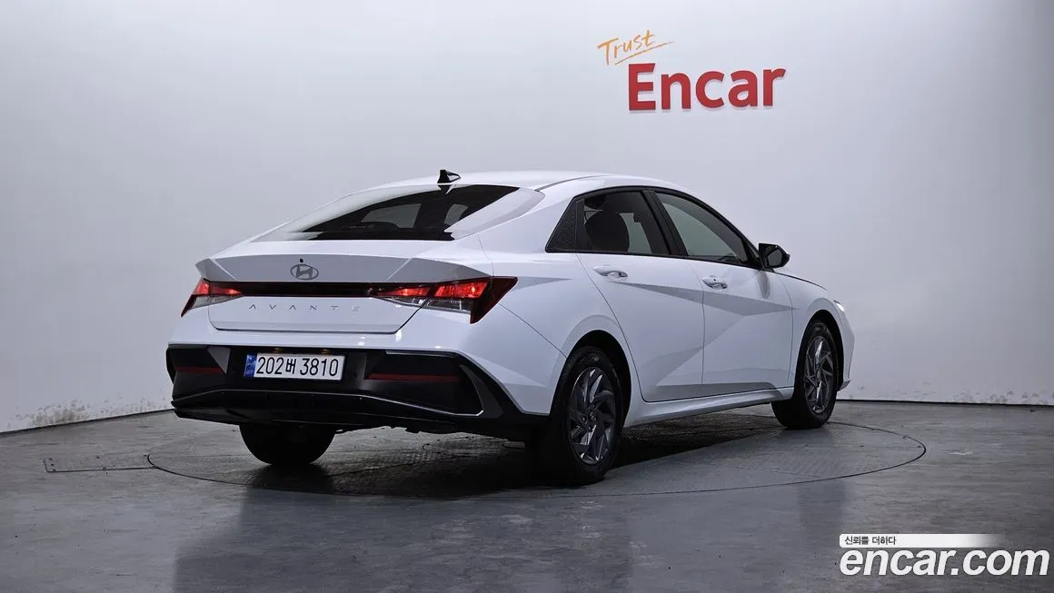Hyundai AVANTE — фото 2