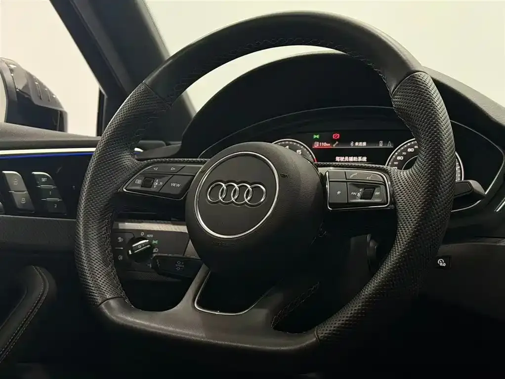 Audi A4L — фото 5