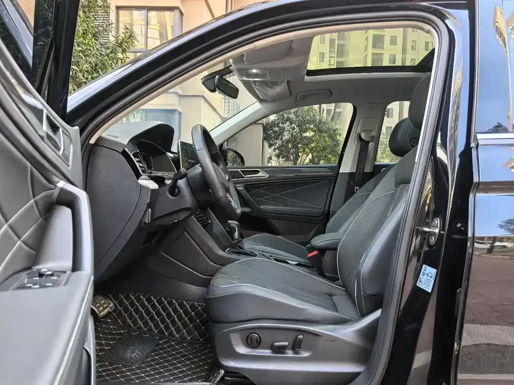 Volkswagen Tiguan L 2024 из CN, фото 2