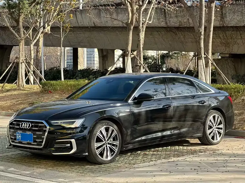 Audi A6L — фото 1