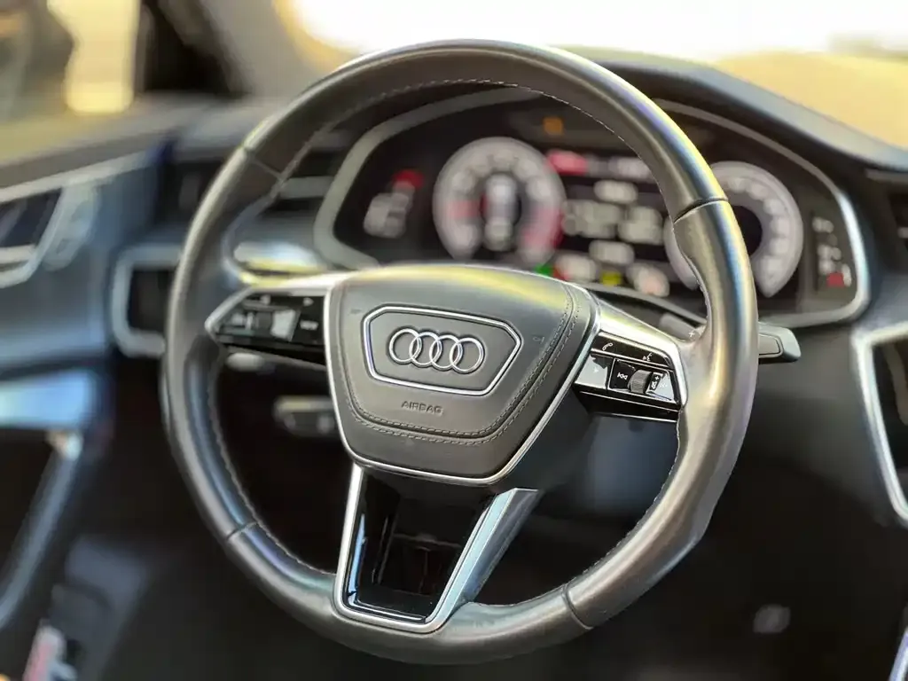 Audi A6L — фото 5