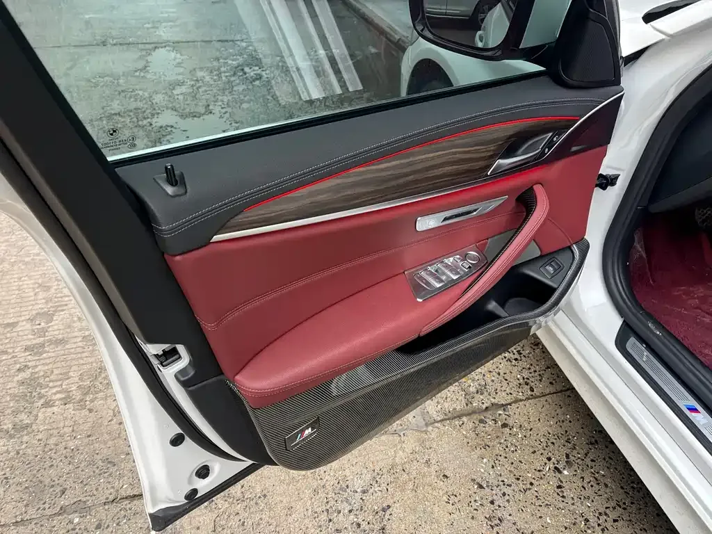 BMW 5 Series 2022 из CN, фото 4