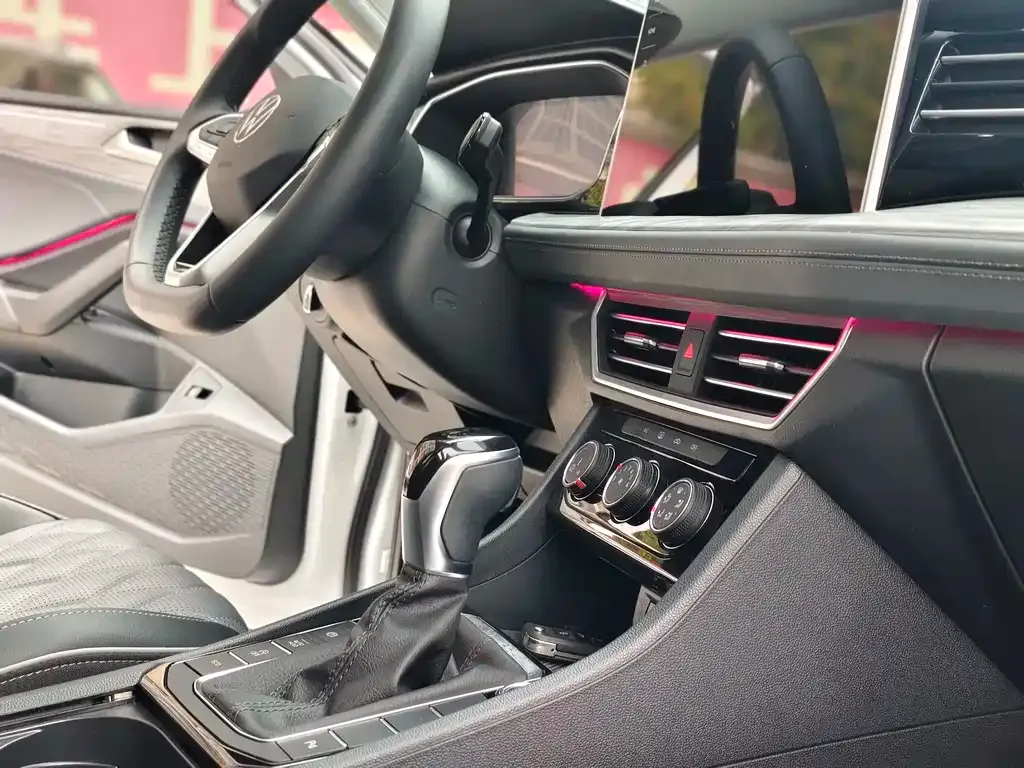 Volkswagen Sagitar 2023 из CN, фото 2