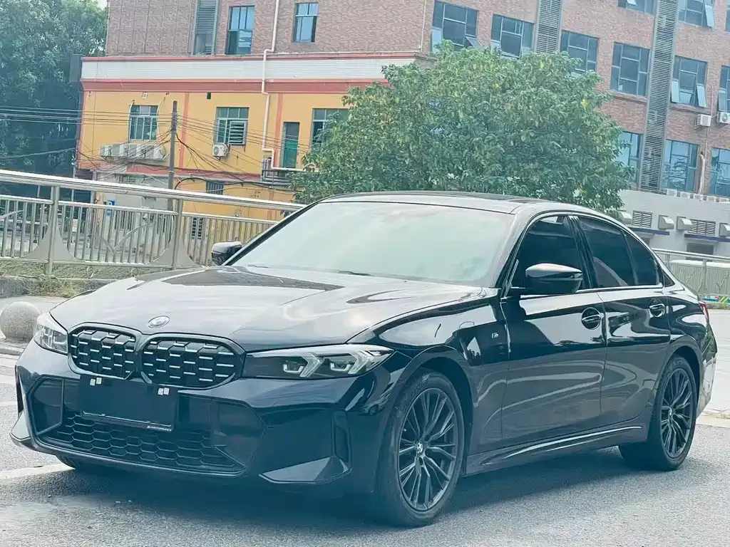 BMW 3 Series — фото 1