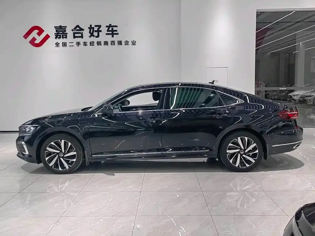 Volkswagen Passat — фото 7