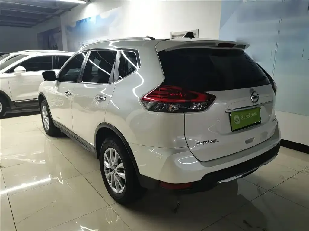 Nissan X-Trail — фото 10