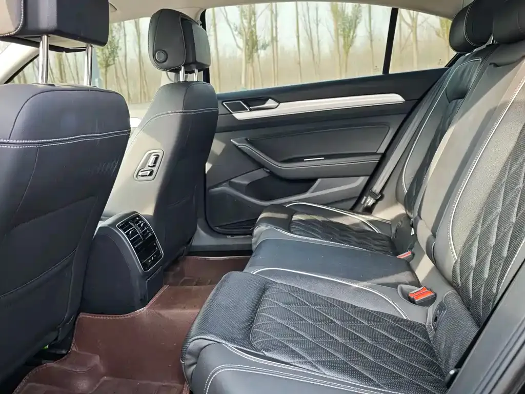 Volkswagen Magotan GTE PHEV 2024 из CN, фото 8