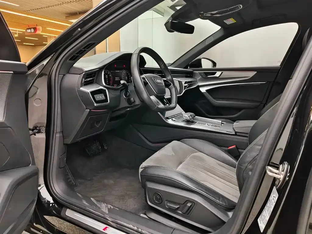 Audi A6L 2022 из CN, фото 4