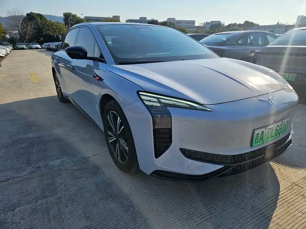 Hongqi EH7 2024 из CN, фото 6