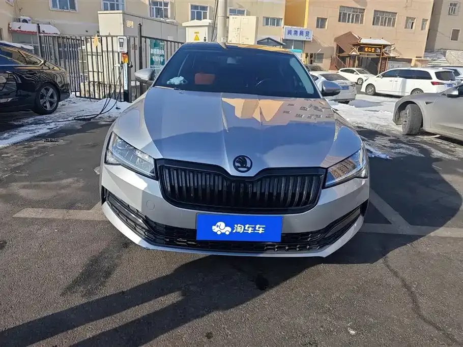 Skoda Superb — фото 10